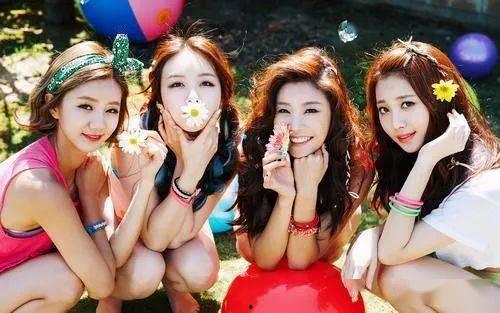 火影女团街头爆料视频